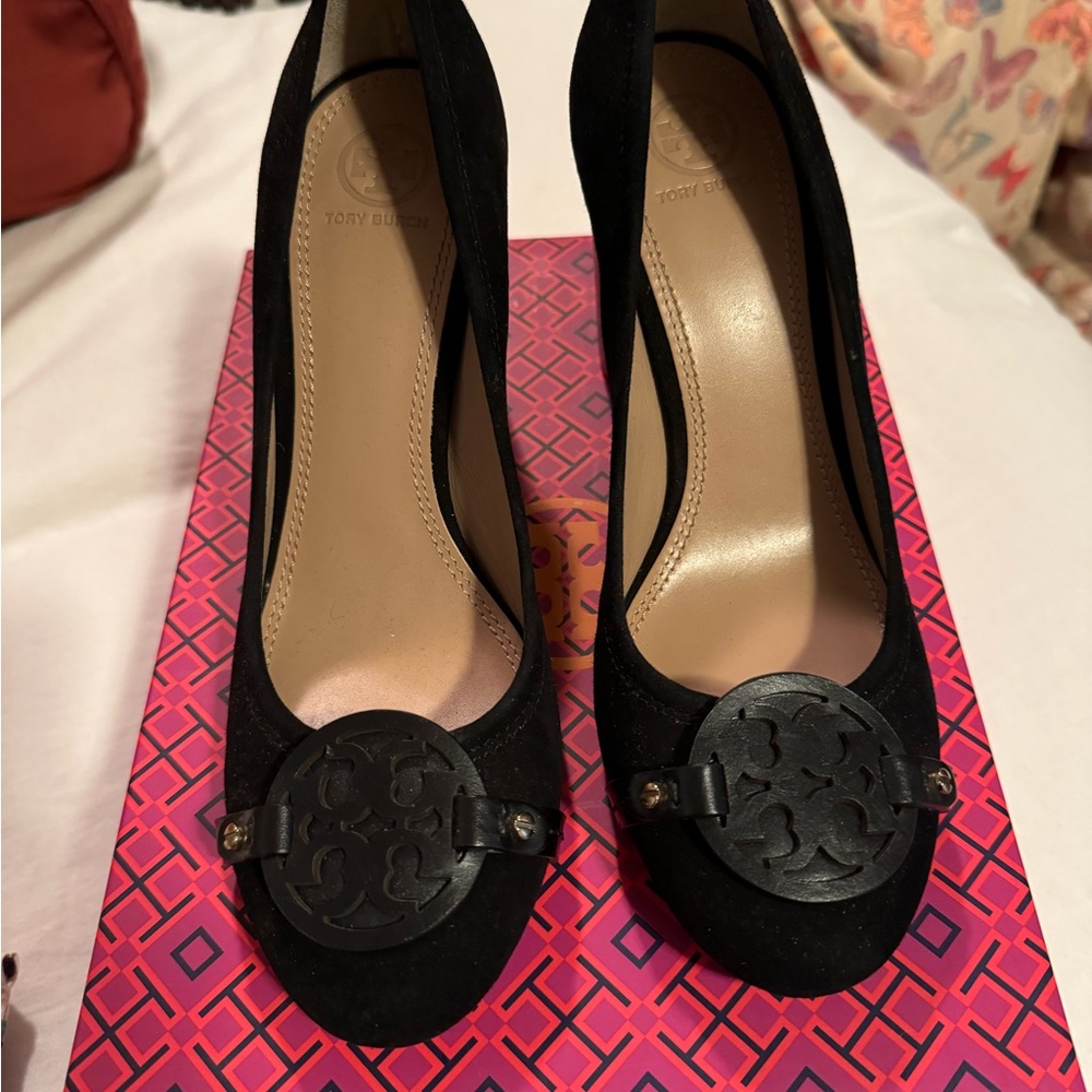 Mini Miller Black Suede heeled pump
